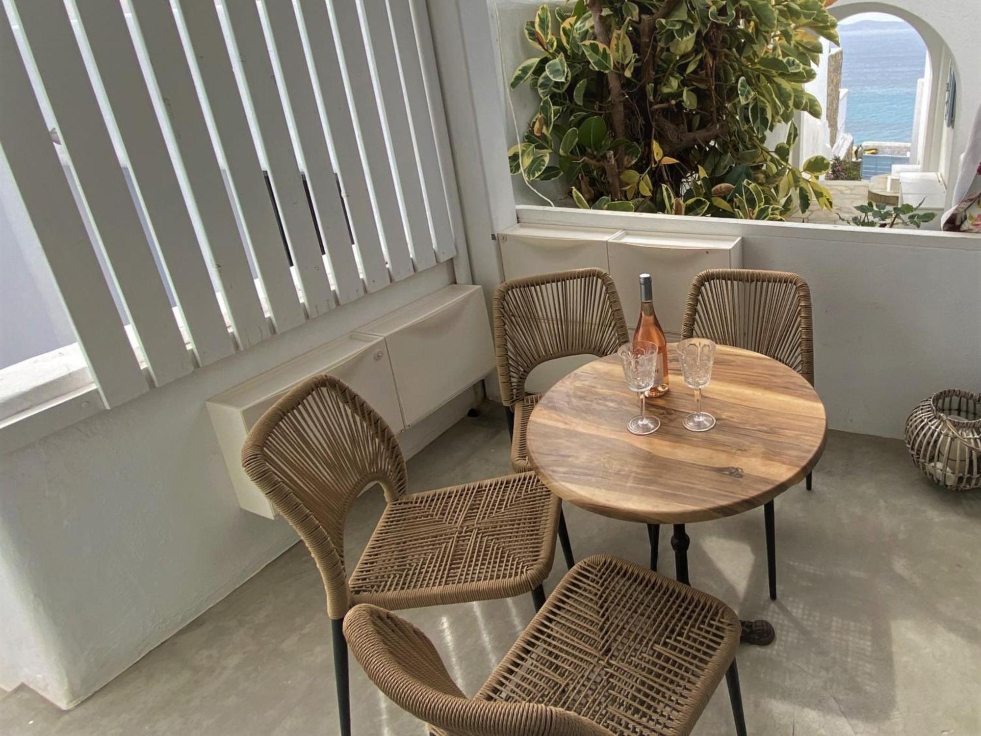 Flaskos And Aparthotel 4*
