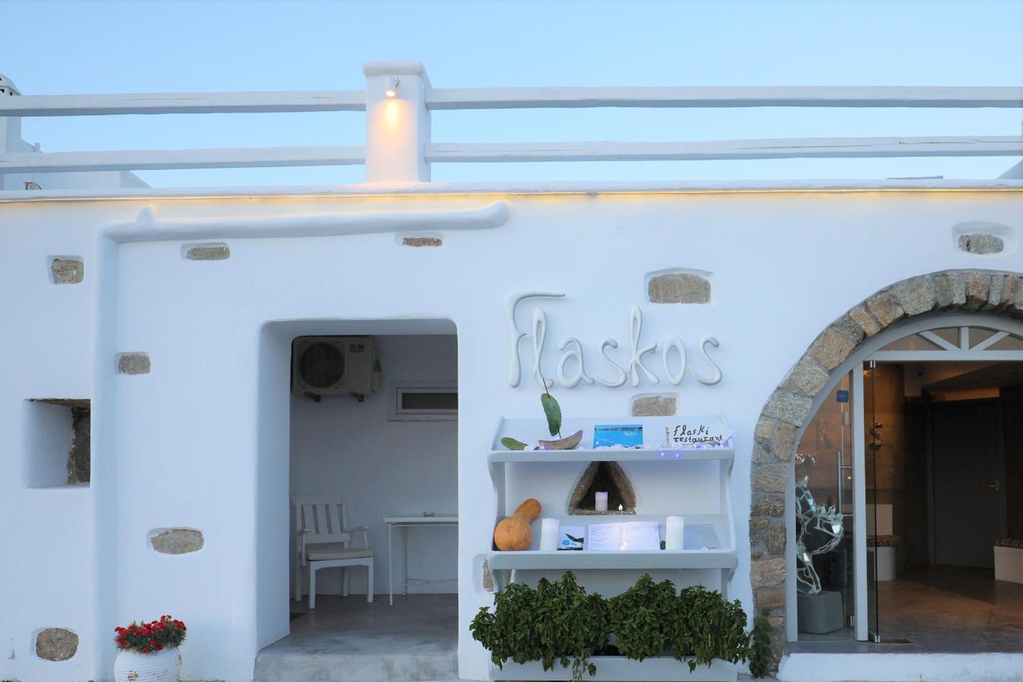 Aparthotel Flaskos And