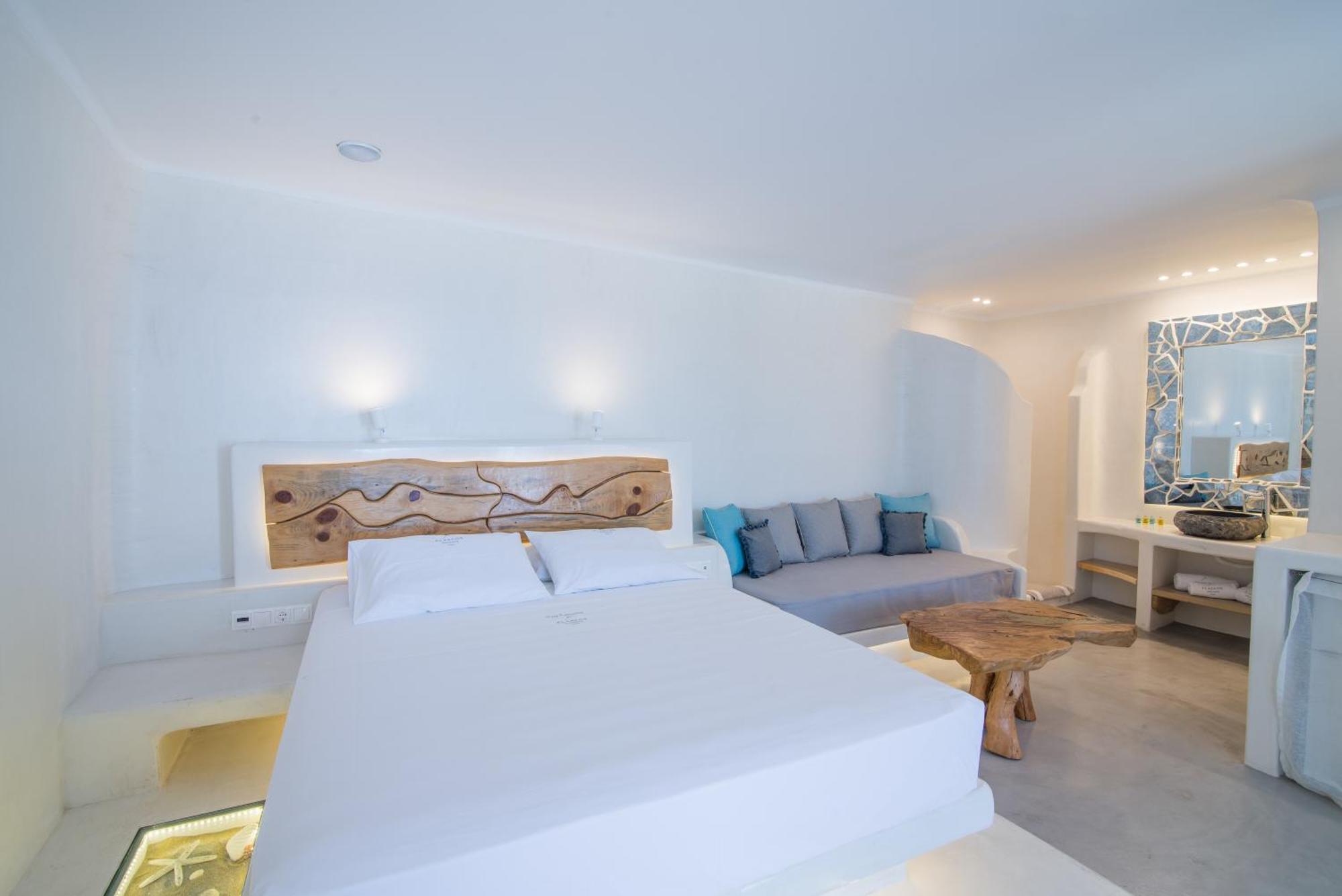 Flaskos And Aparthotel 4*