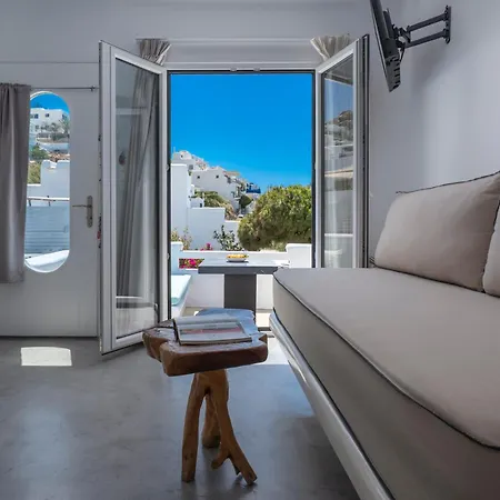 Flaskos Luxury Suites Agios Stefanos  Exterior photo