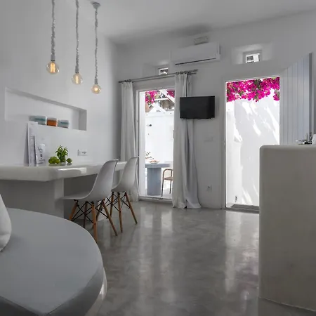 Flaskos Luxury Suites Agios Stefanos  Exterior photo