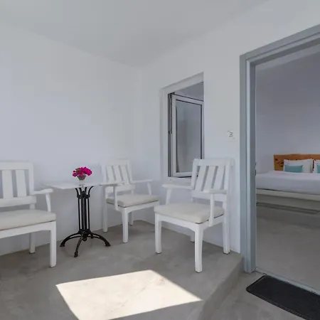 Flaskos Luxury Suites Agios Stefanos  Exterior photo