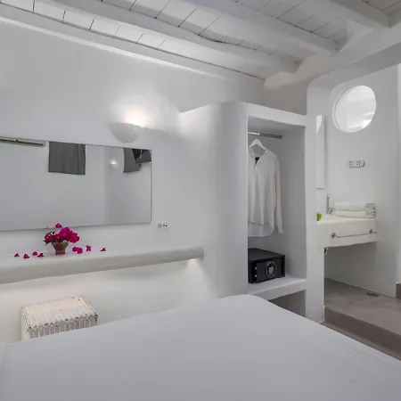 Flaskos Luxury Suites Agios Stefanos  Exterior photo