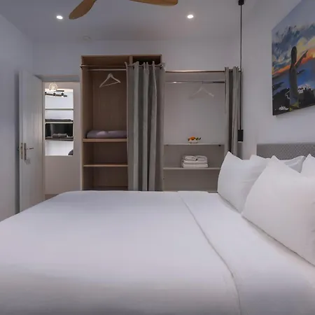 Flaskos Luxury Suites Agios Stefanos  Exterior photo