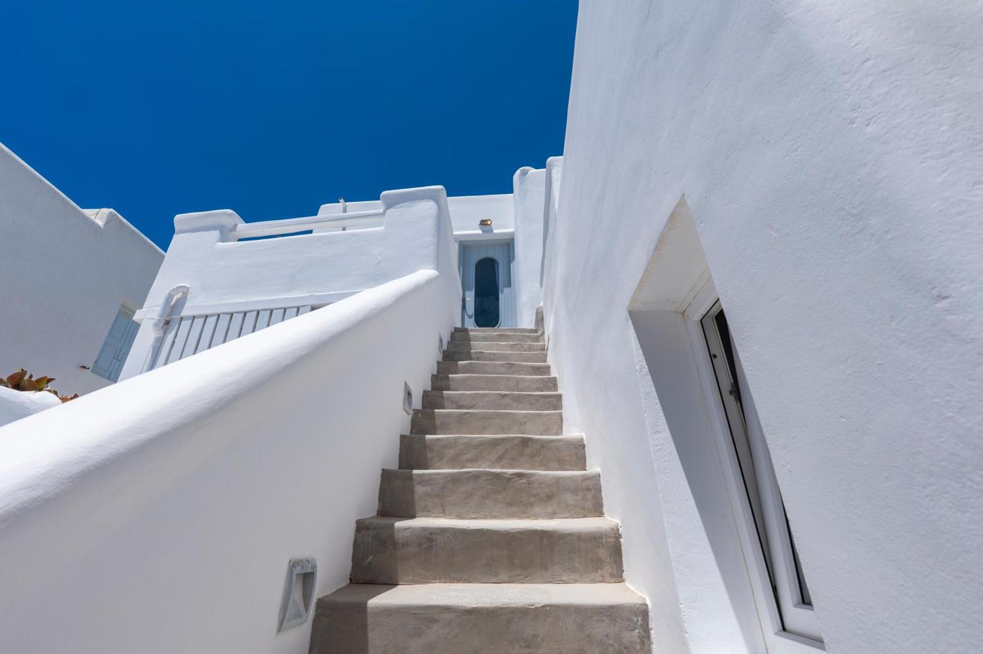 Flaskos Luxury 4*