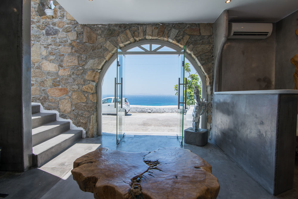 Aparthotel Flaskos Luxury Suites
