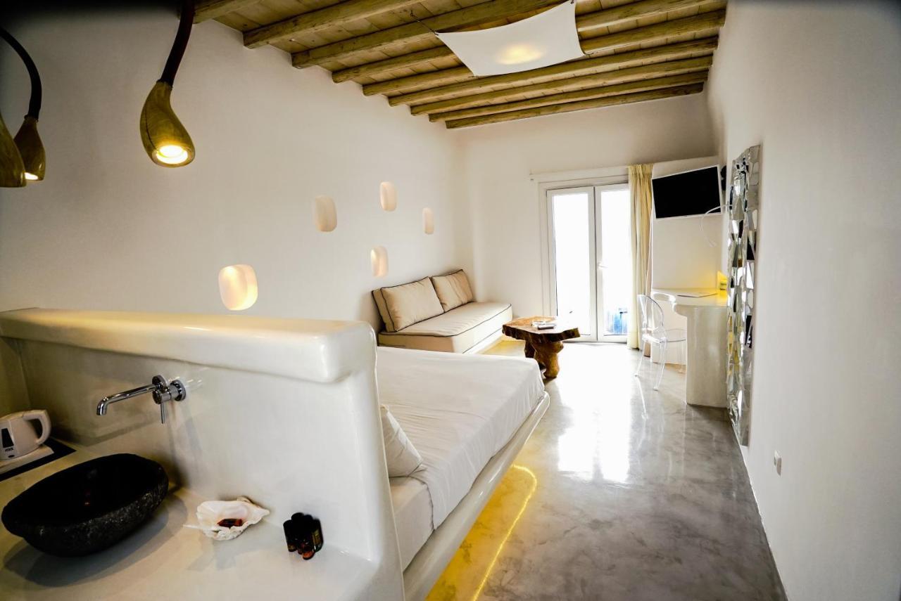 Flaskos Luxury Suites Aparthotel